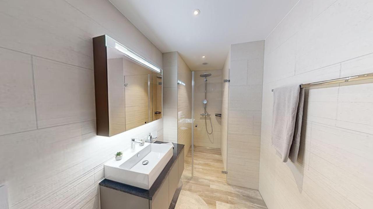 Spacious 1 Bedroom Apartment With Balcony Цюрих Экстерьер фото