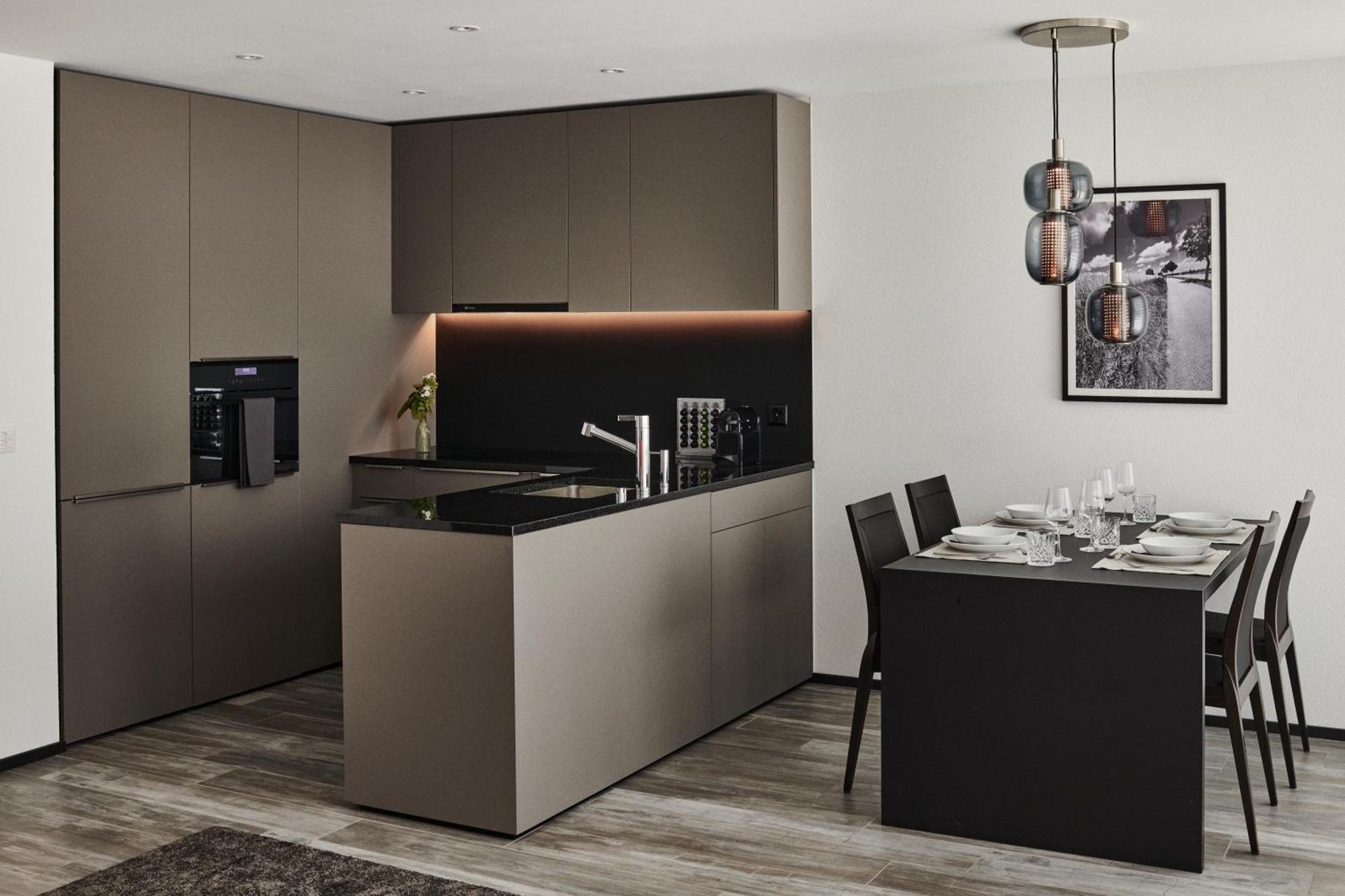 Spacious 1 Bedroom Apartment With Balcony Цюрих Экстерьер фото